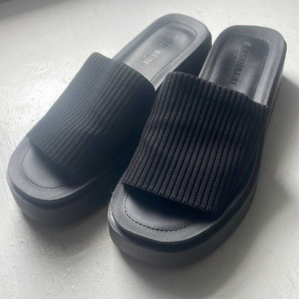 Black Y2K Flatforms